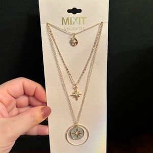 Mix IT shining star necklace NwT